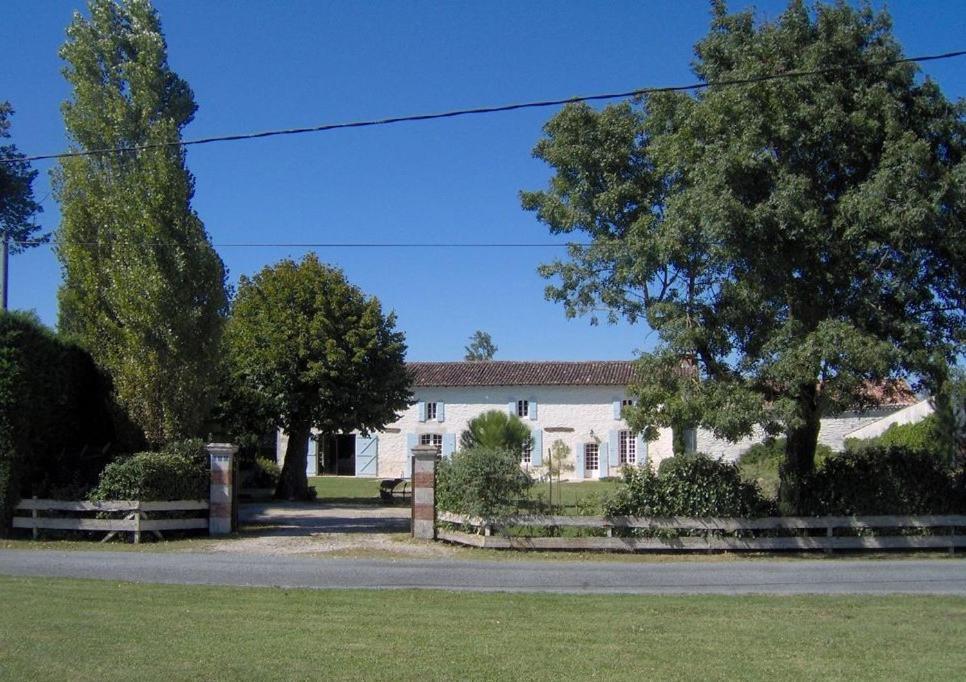 Les Gites De Charloteau Corme-Ecluse Buitenkant foto